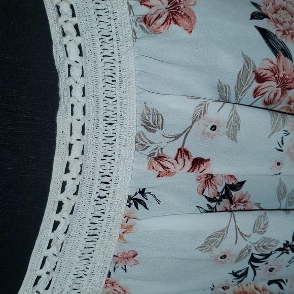 Torrid floral top - Picture 2 of 6